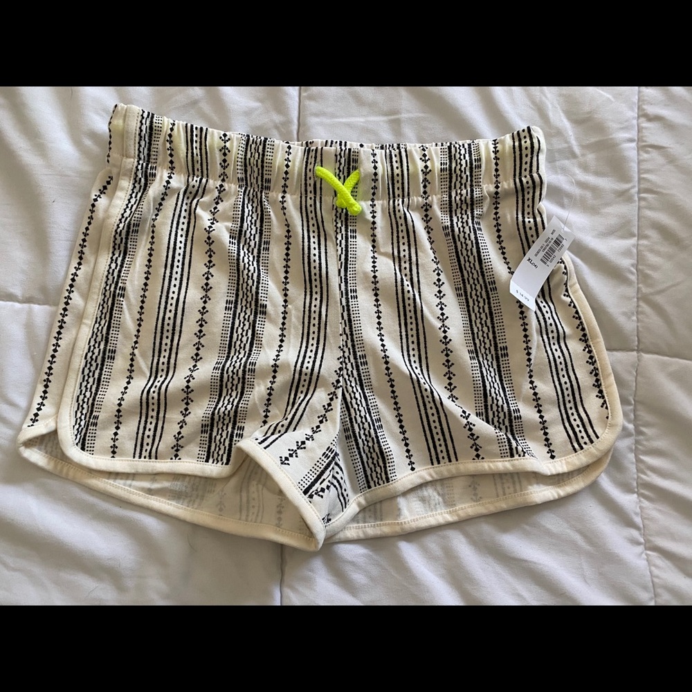 NWT Old Navy Boho Cream/Black Shorts Girls Size XL